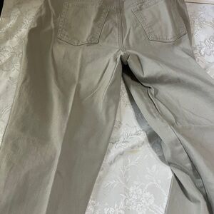 Gloria Vanderbilt Amanda style jeans size 14 EUC straight leg 30” inseam